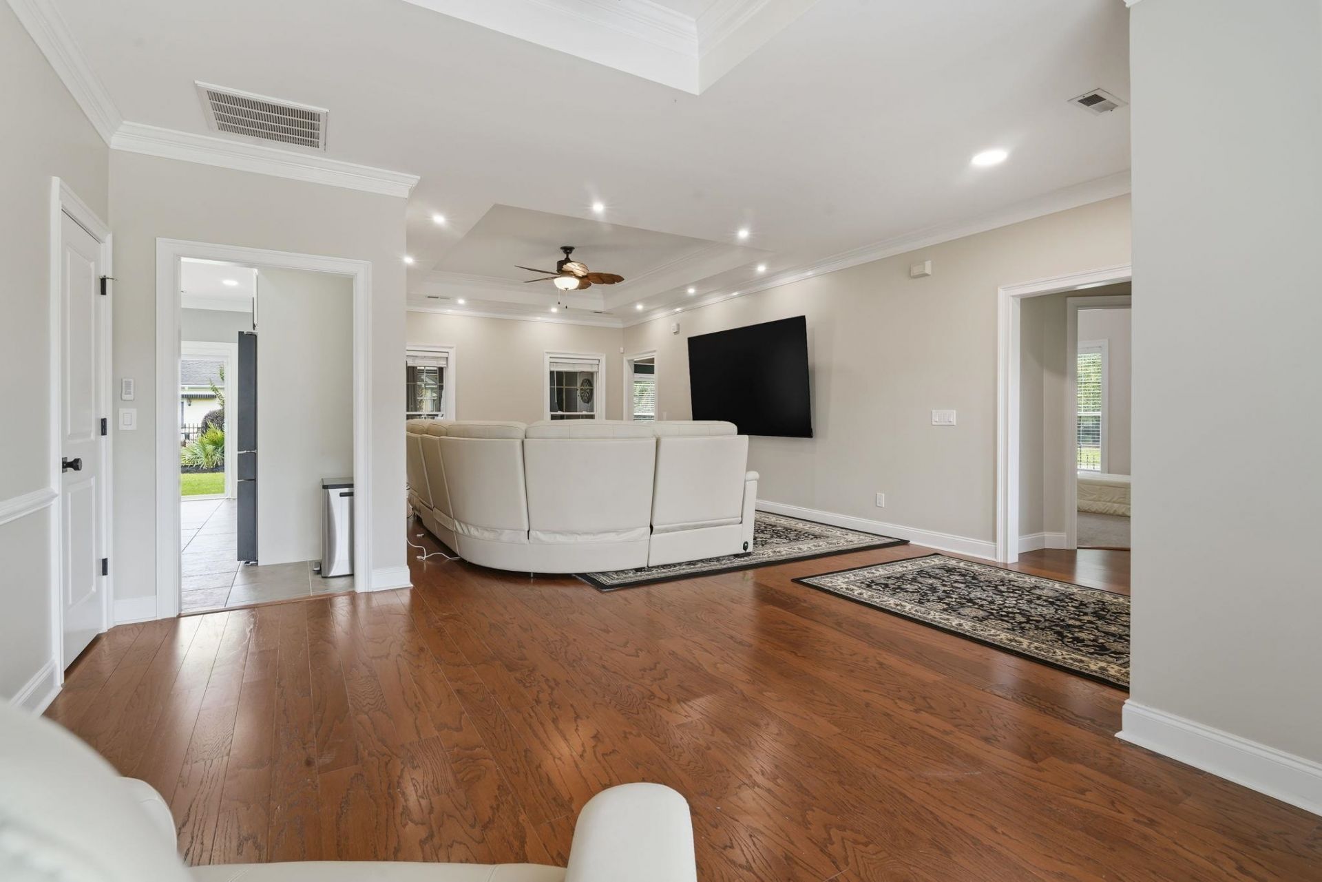 1101 Shire Way Photo 13