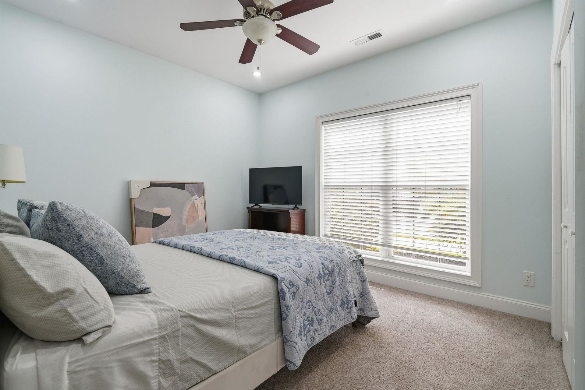 1101 Shire Way Photo 14