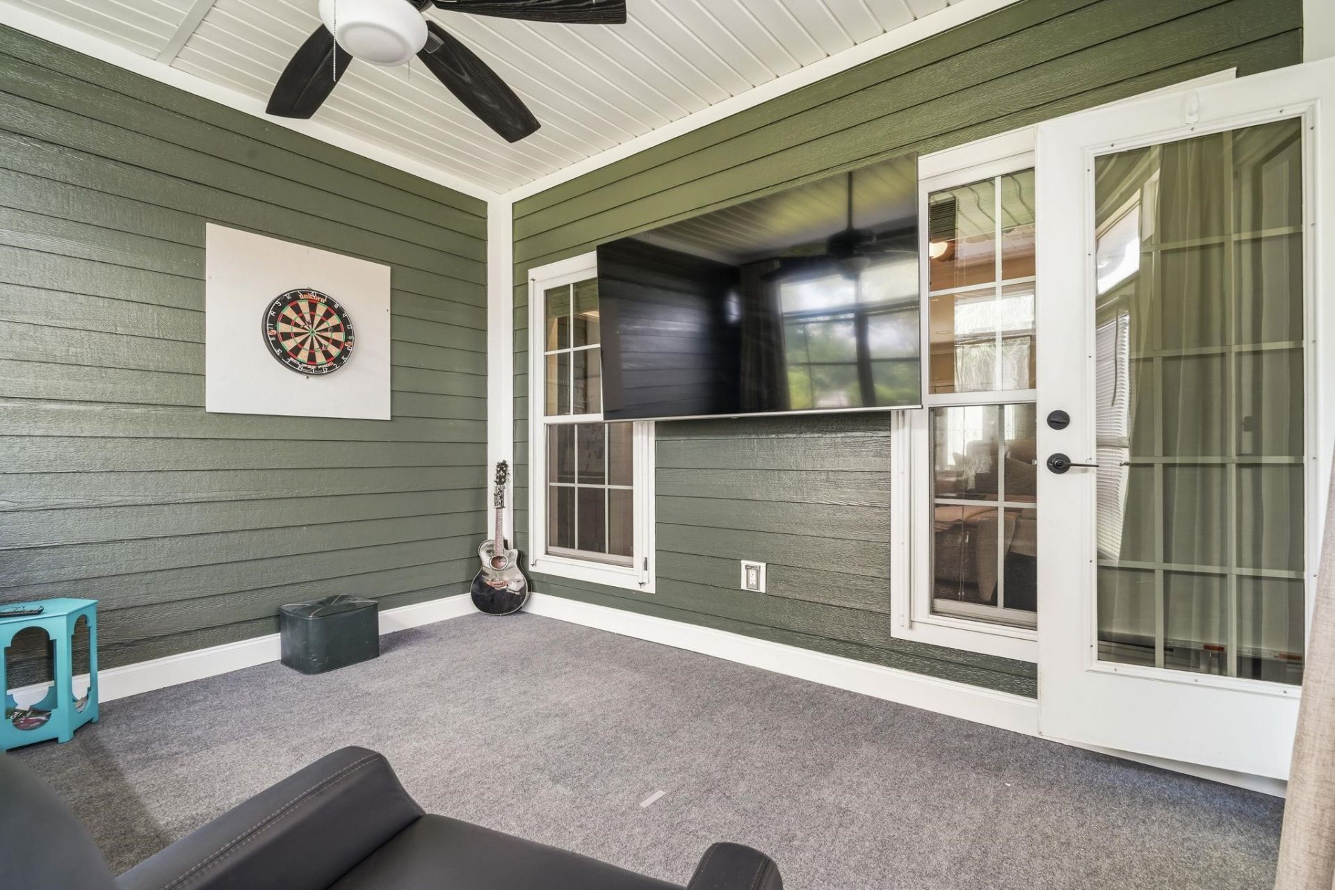 1101 Shire Way Photo 36