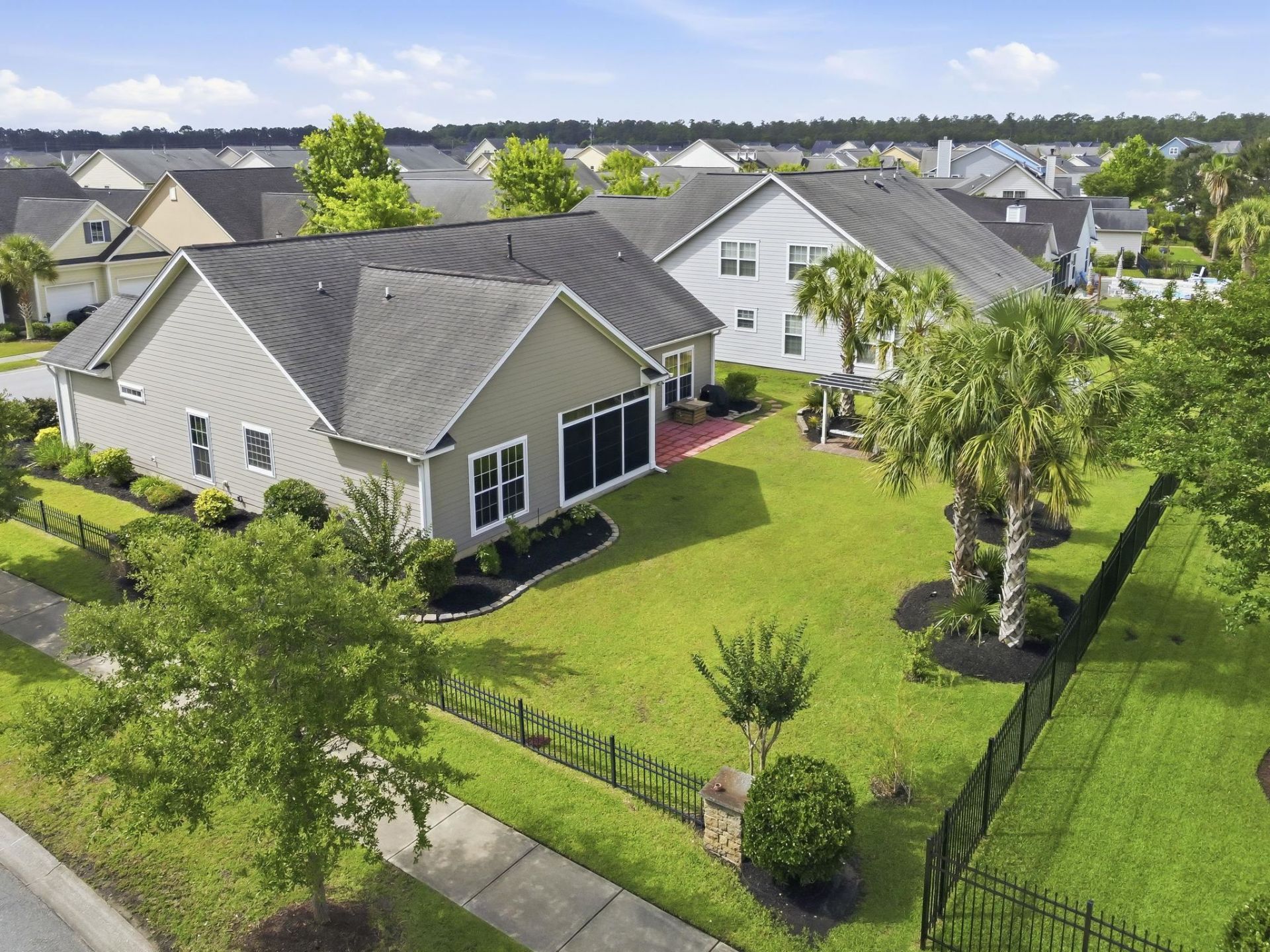 1101 Shire Way Photo 4