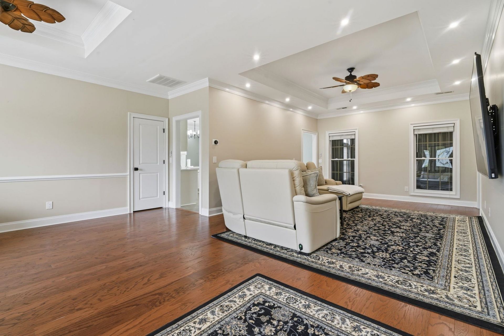 1101 Shire Way Photo 7