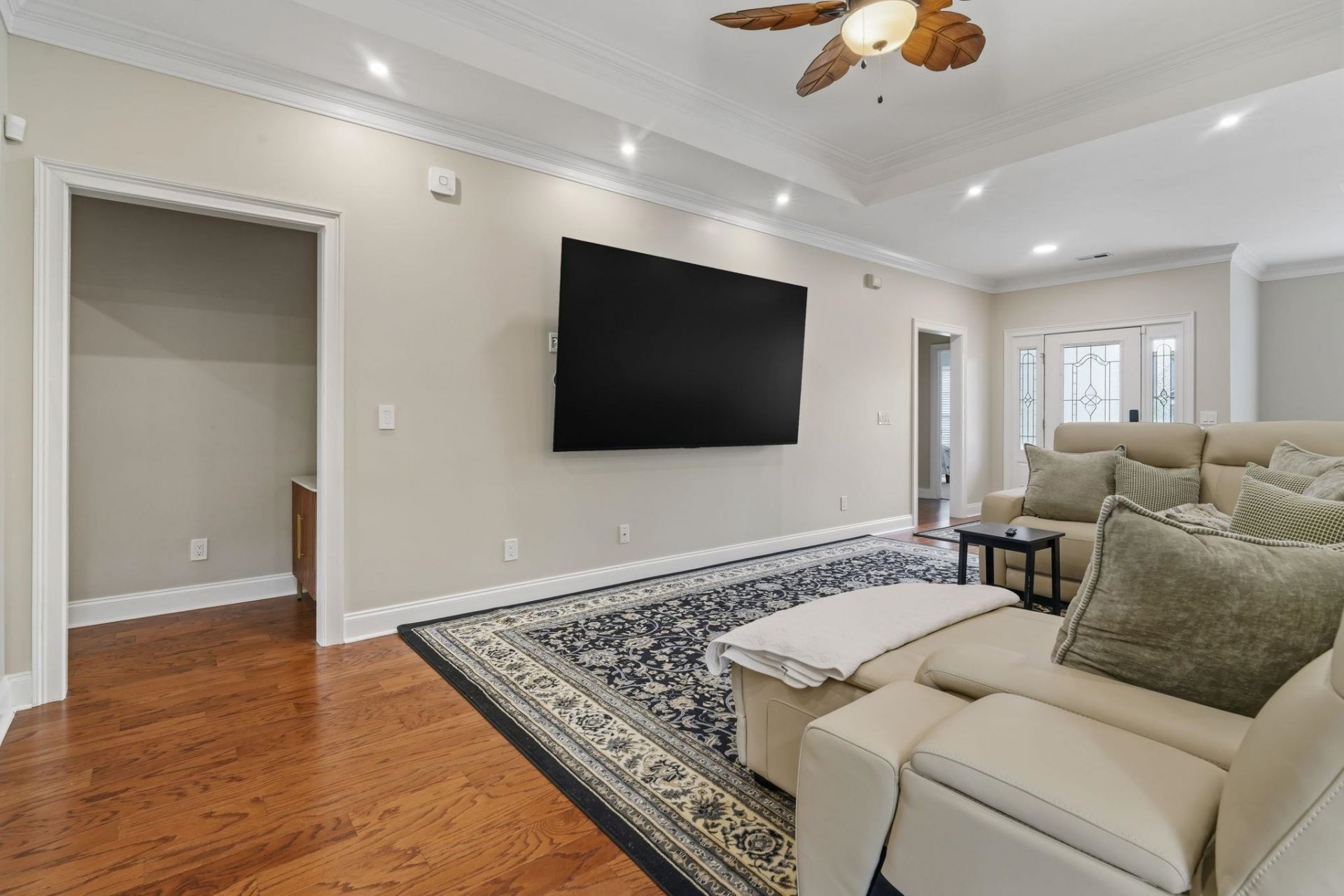 1101 Shire Way Photo 8