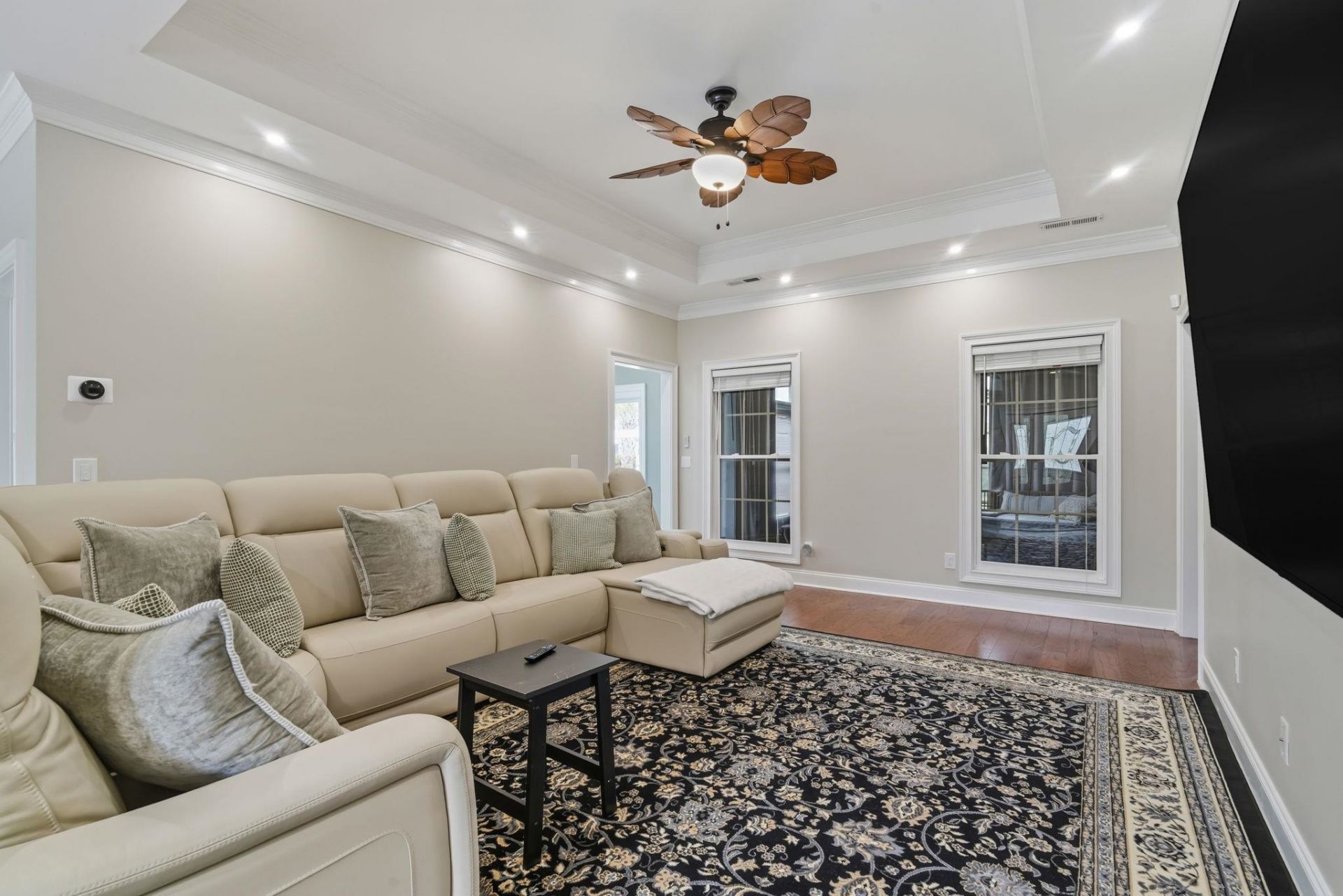 1101 Shire Way Photo 9