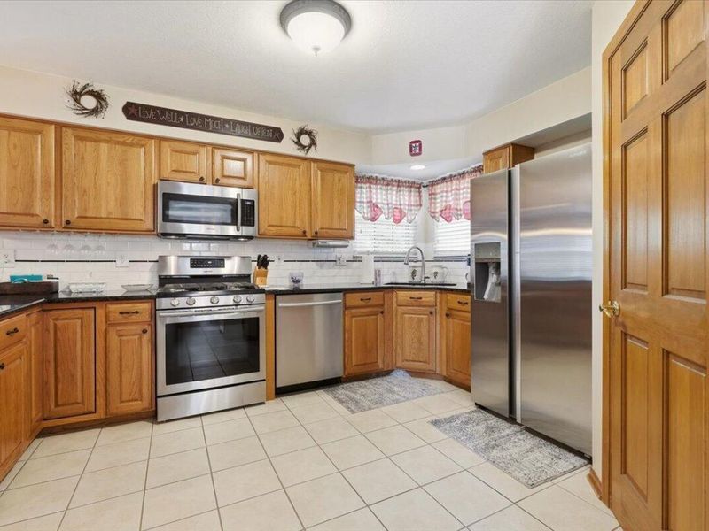 1324 Cottonwood Drive , Lewis Center, OH 43035 Photo 11