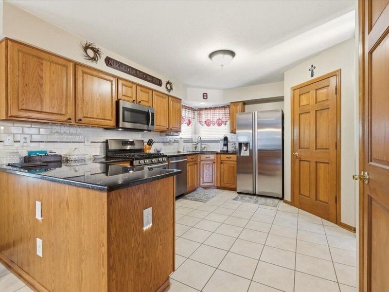 1324 Cottonwood Drive , Lewis Center, OH 43035 Photo 12