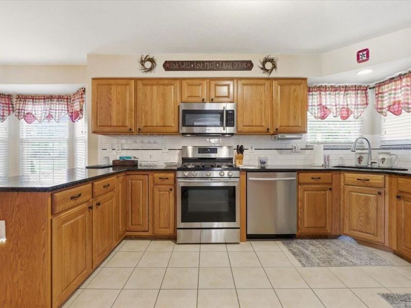 1324 Cottonwood Drive , Lewis Center, OH 43035 Photo 13