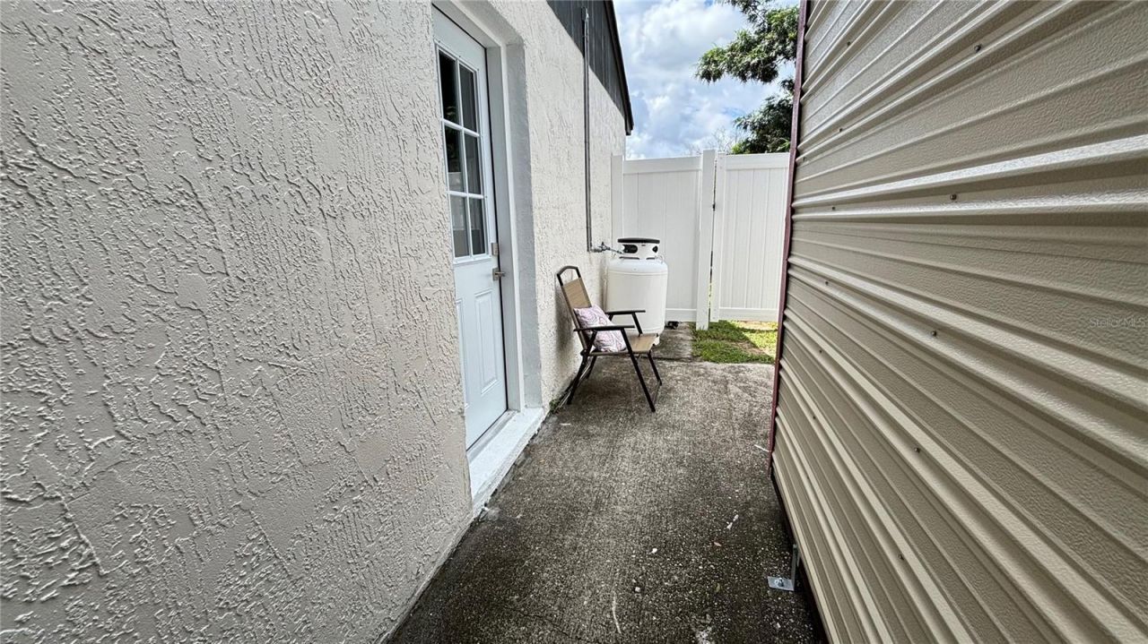 855 Sunridge Point Drive , Unit B, Seffner, FL 33584 Photo