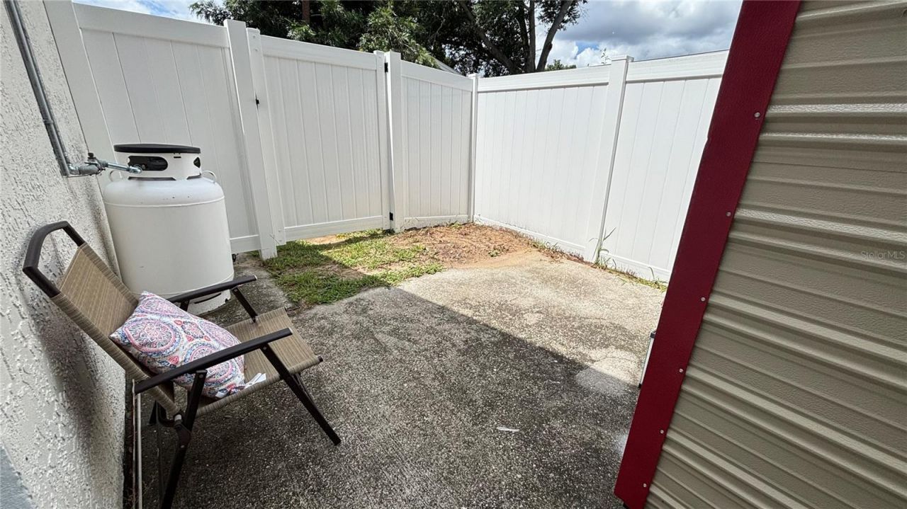 855 Sunridge Point Drive , Unit B, Seffner, FL 33584 Photo