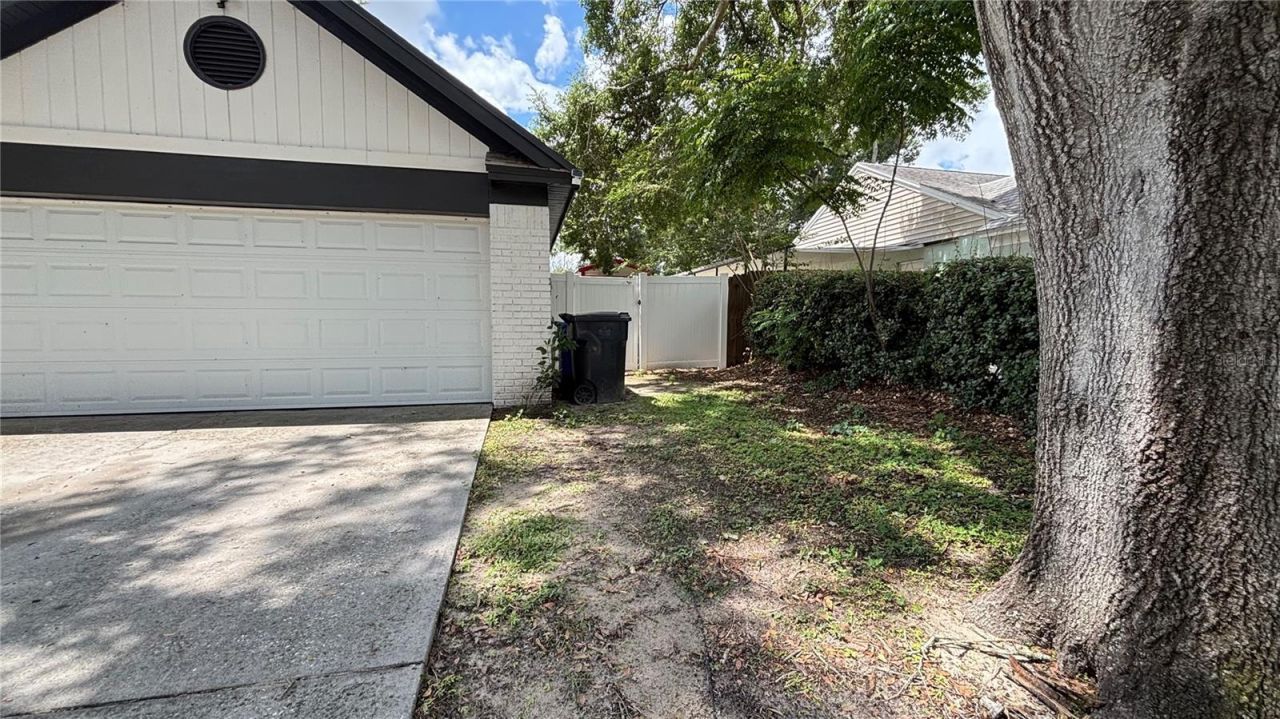 855 Sunridge Point Drive , Unit B, Seffner, FL 33584 Photo