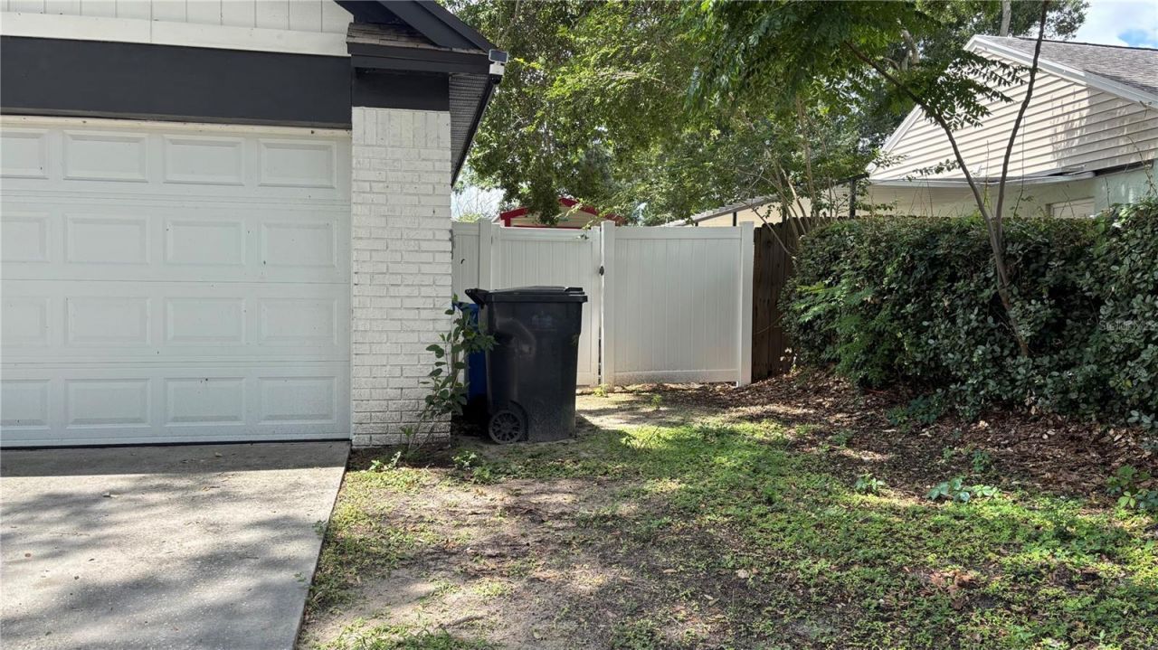 855 Sunridge Point Drive , Unit B, Seffner, FL 33584 Photo