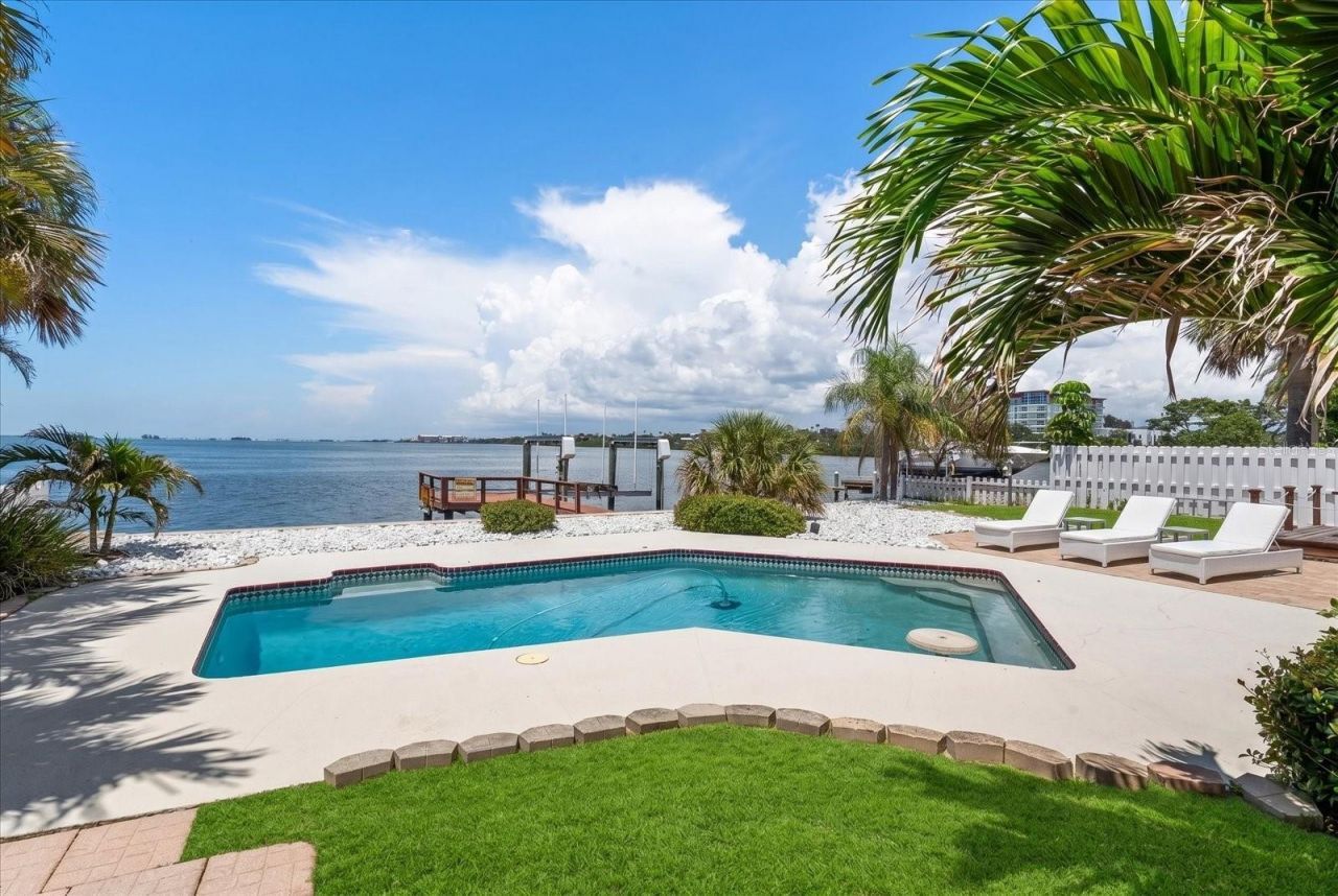 1854 Venetian Point Drive, Clearwater, FL 33755 Photo