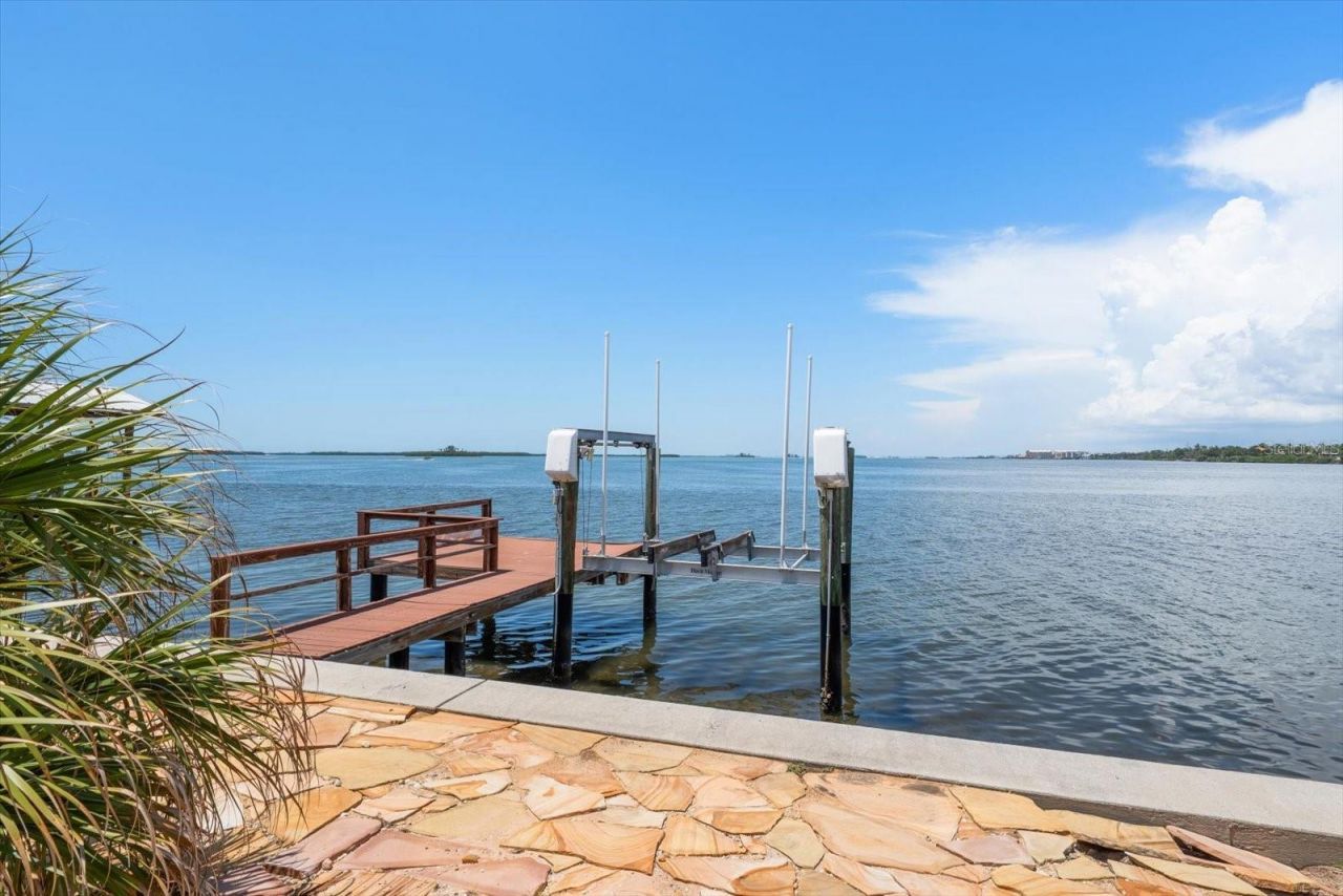 1854 Venetian Point Drive, Clearwater, FL 33755 Photo