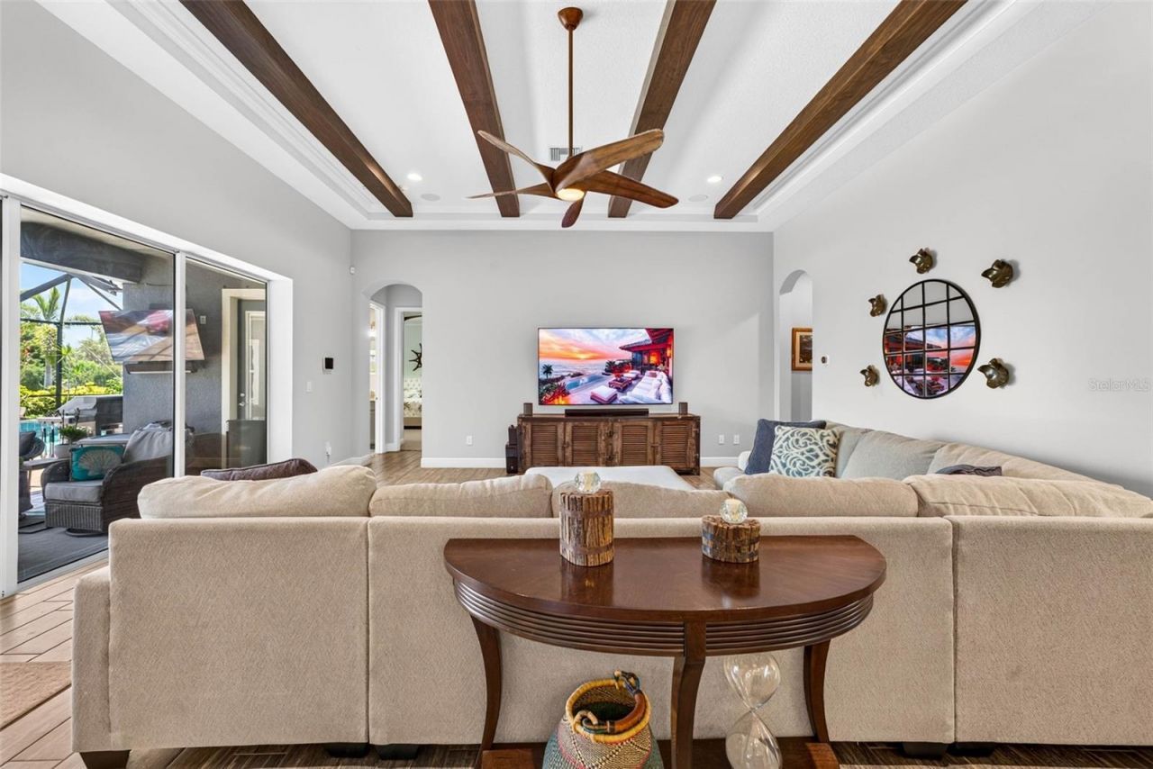 6104 Shadowlake Drive, Apollo Beach, FL 33572 Photo
