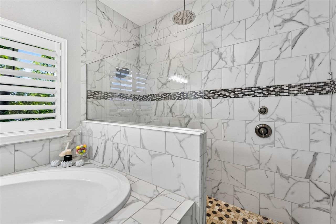6104 Shadowlake Drive, Apollo Beach, FL 33572 Photo
