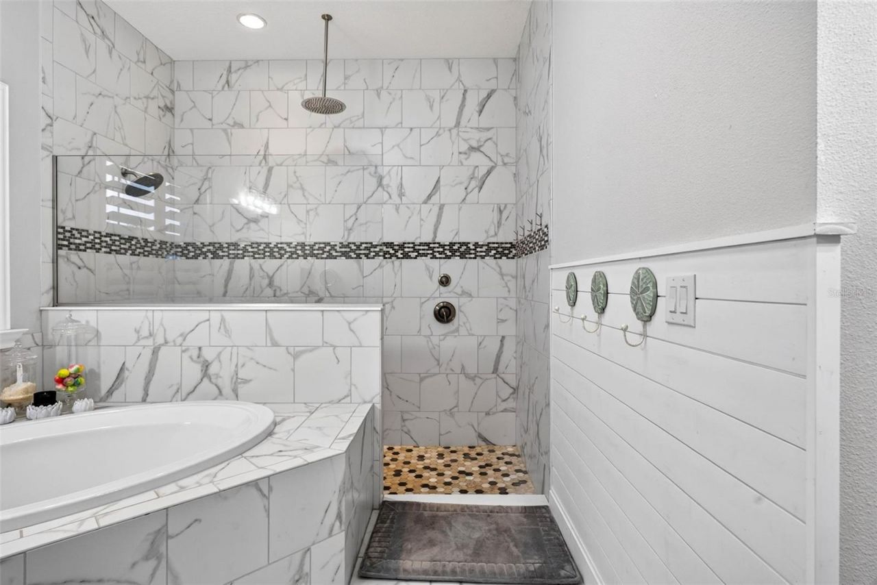 6104 Shadowlake Drive, Apollo Beach, FL 33572 Photo