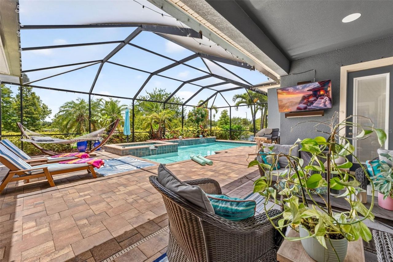 6104 Shadowlake Drive, Apollo Beach, FL 33572 Photo