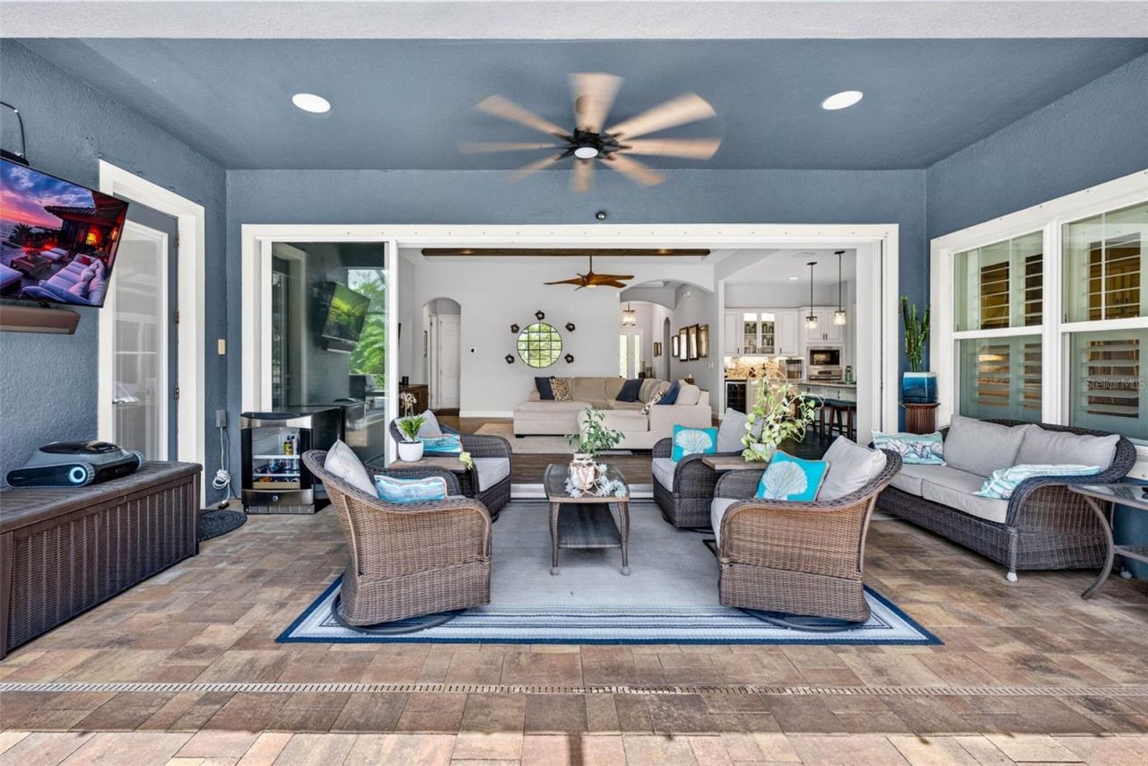 6104 Shadowlake Drive, Apollo Beach, FL 33572 Photo