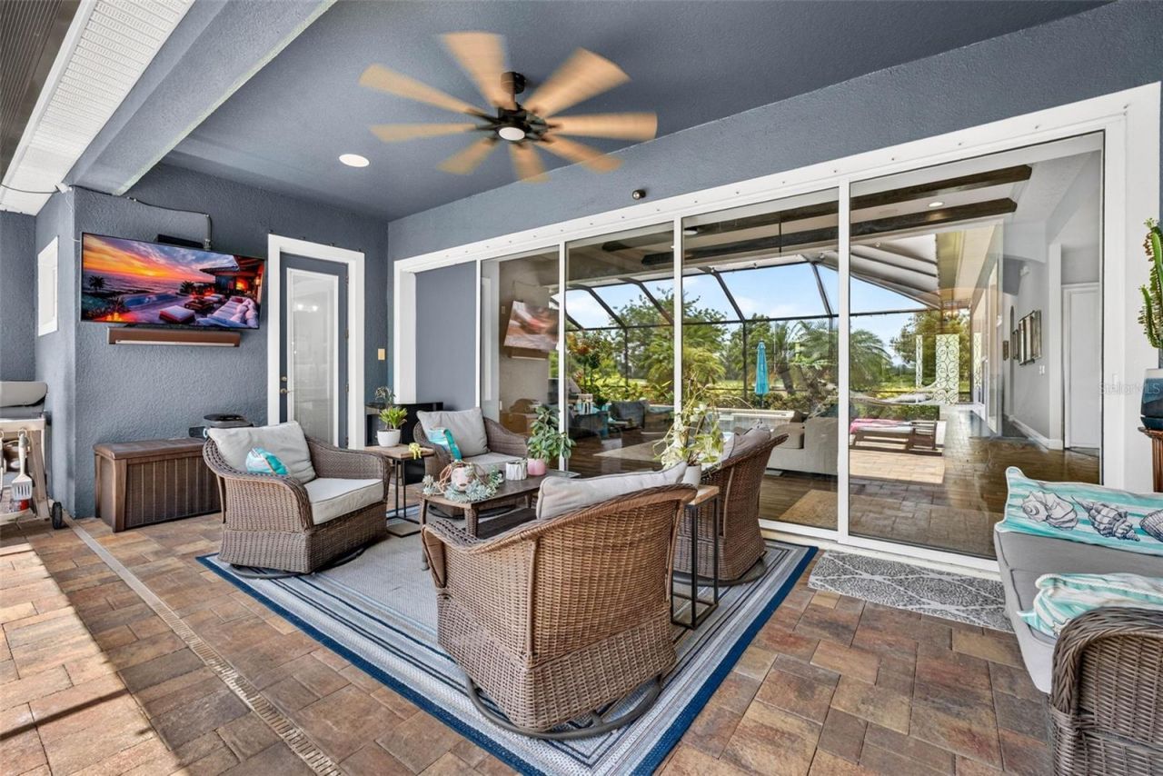 6104 Shadowlake Drive, Apollo Beach, FL 33572 Photo
