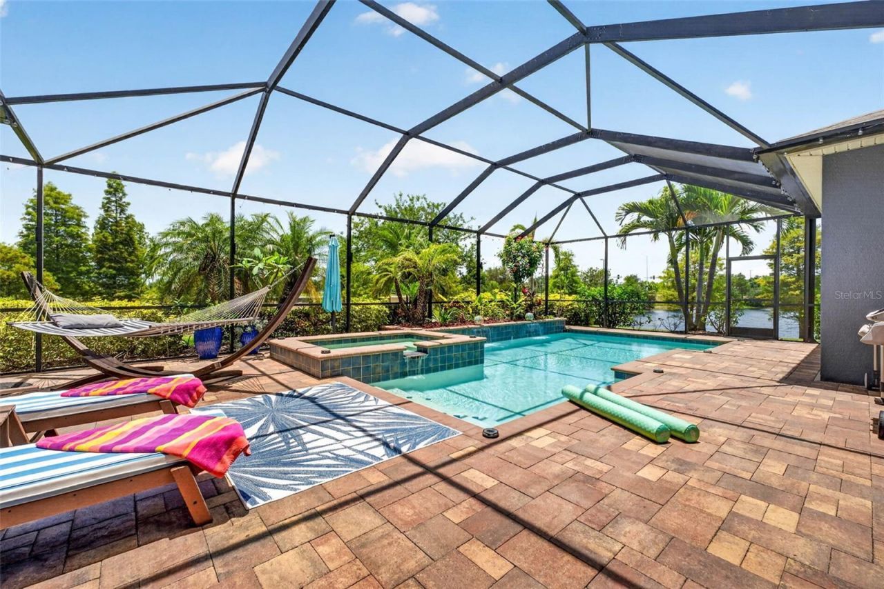 6104 Shadowlake Drive, Apollo Beach, FL 33572 Photo