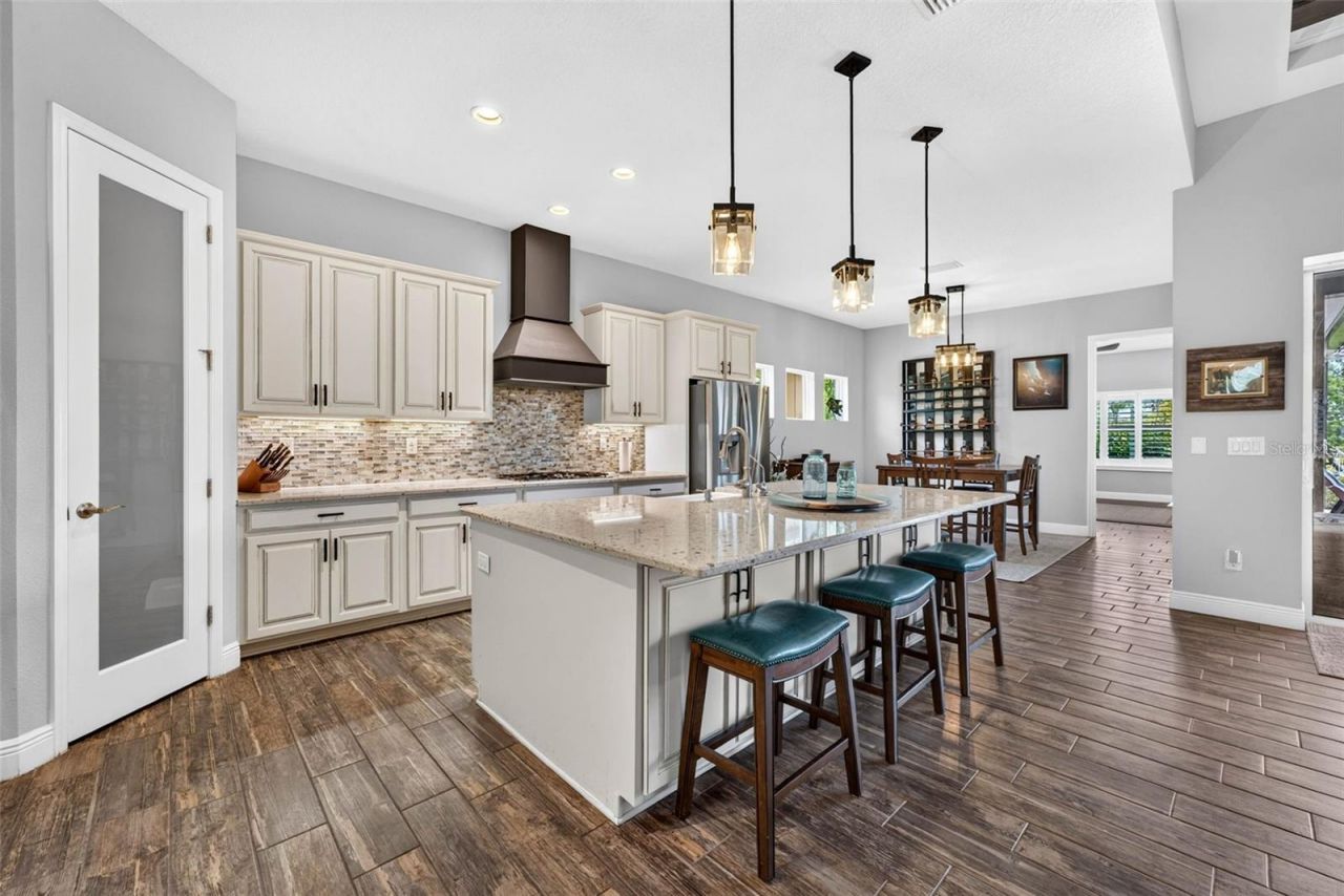 6104 Shadowlake Drive, Apollo Beach, FL 33572 Photo