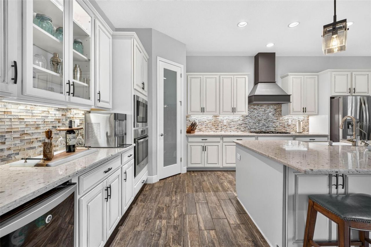 6104 Shadowlake Drive, Apollo Beach, FL 33572 Photo