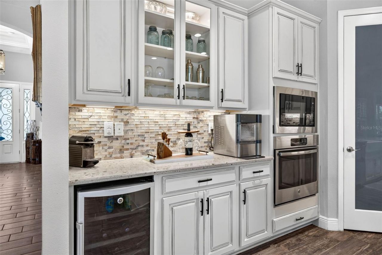 6104 Shadowlake Drive, Apollo Beach, FL 33572 Photo