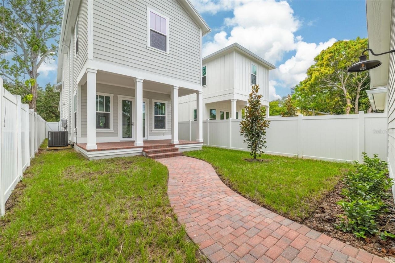 4027 Haines Road N, Saint Petersburg, FL 33703 Photo