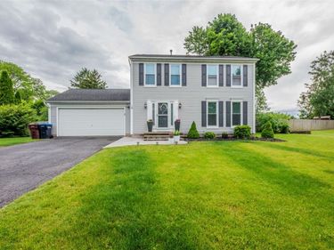 10 Constitution Circle, Rochester, NY 14624