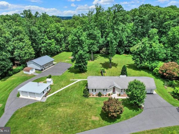 1063 PORTERS ROAD , SPRING GROVE, PA 17362
