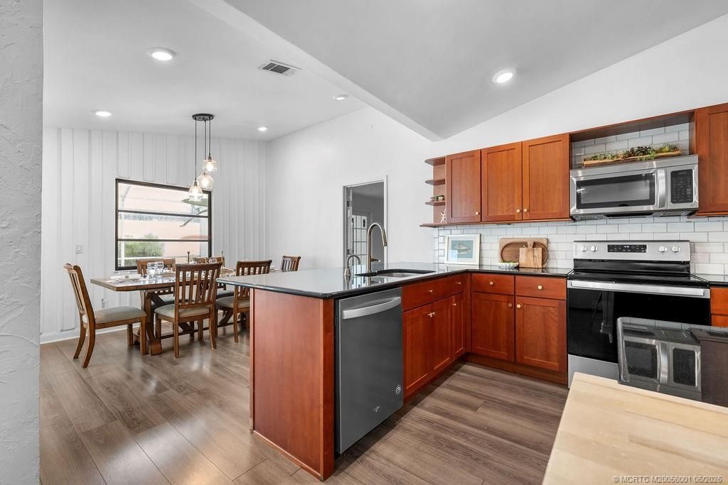 5068 SE Major Way, Stuart, FL 34997 Photo