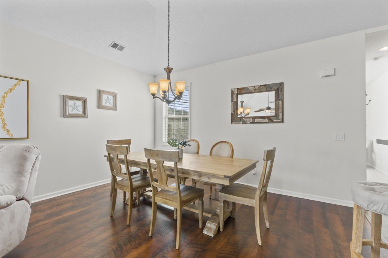 901 West Port Dr. Photo 17