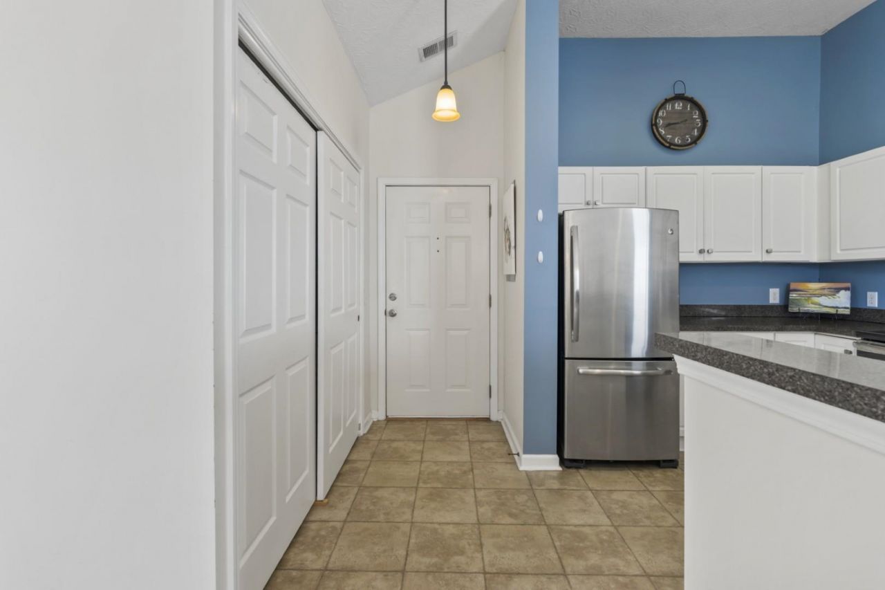 901 West Port Dr. Photo 7