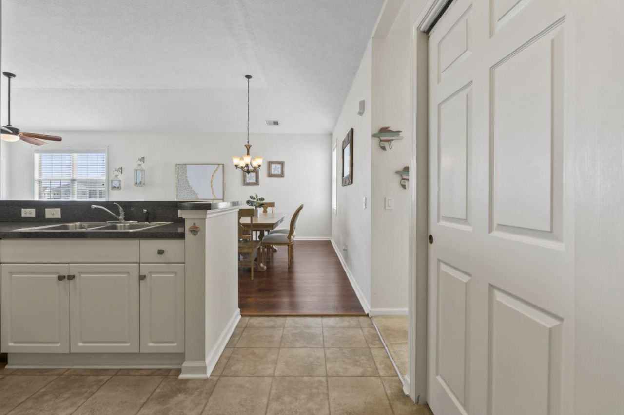901 West Port Dr. Photo 8