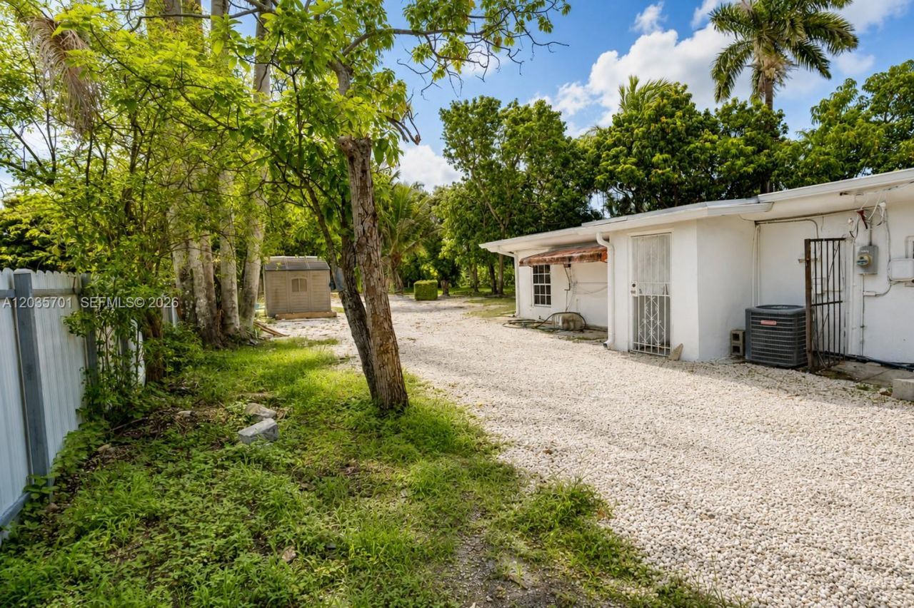 10945 NW 19th Ave, Miami, FL 33167 Photo