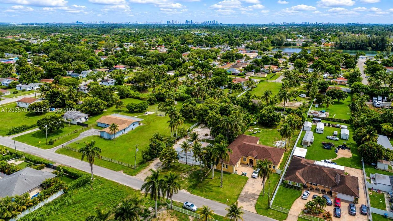 10945 NW 19th Ave, Miami, FL 33167 Photo