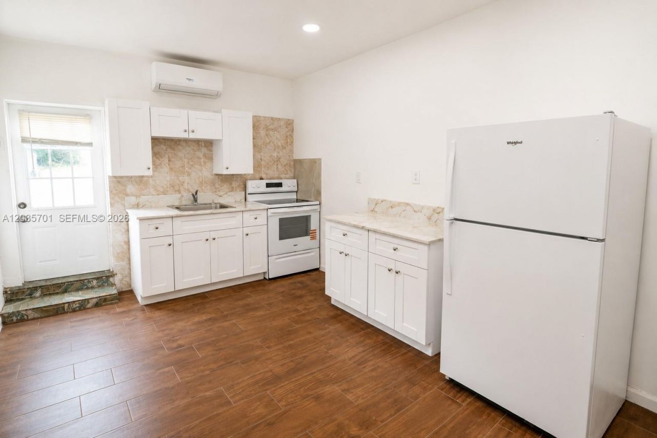 10945 NW 19th Ave, Miami, FL 33167 Photo