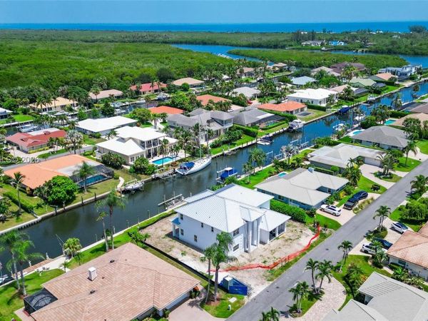 8967 SE Star Island Way, Hobe Sound, FL 33455