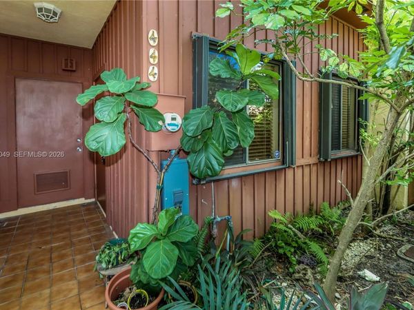 444 SE 14th St, Dania Beach, FL 33004