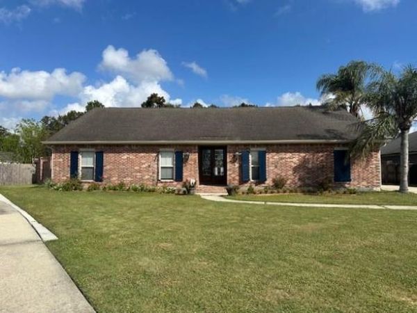 117 ORANGE BLOSSOM Court , Belle Chasse, LA 70037