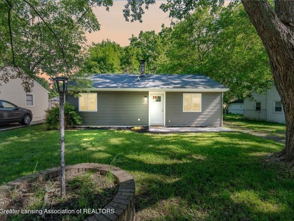 1320 Pompton Circle, Lansing, MI 48910