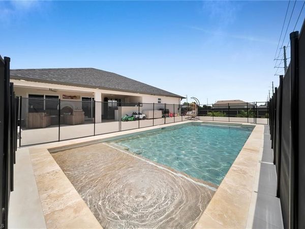 512 NW 24th AVE , CAPE CORAL, FL 33993