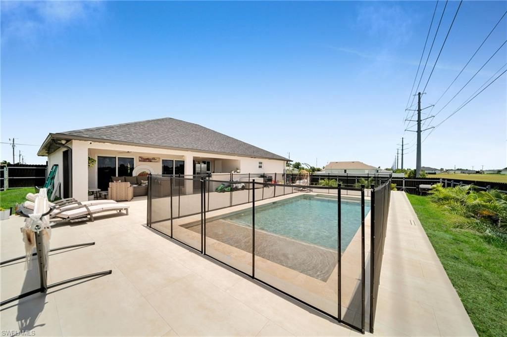 512 NW 24th Ave, Cape Coral, FL 33993 Photo