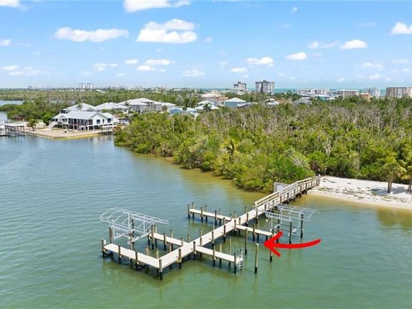 345 Mango ST, Unit 605, FORT MYERS BEACH, FL 33931