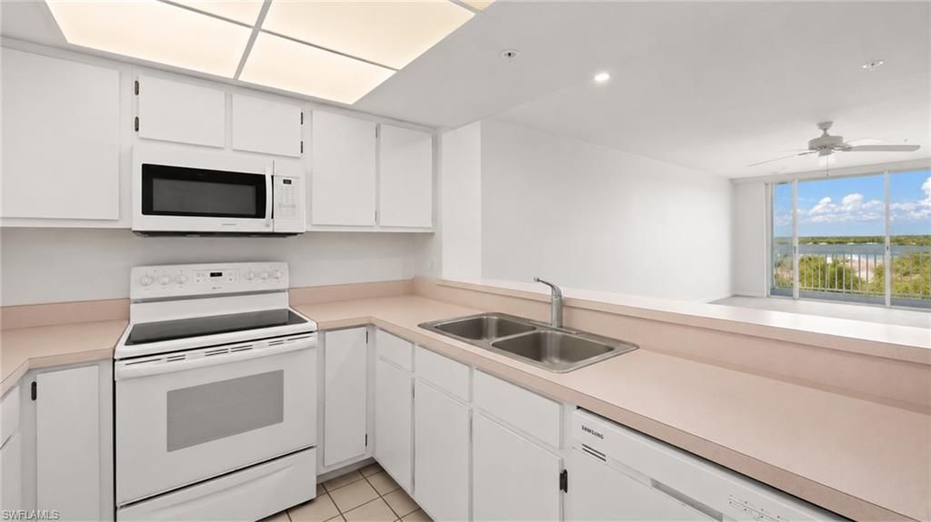 345 Mango St, Unit 605, Fort Myers Beach, FL 33931 Photo