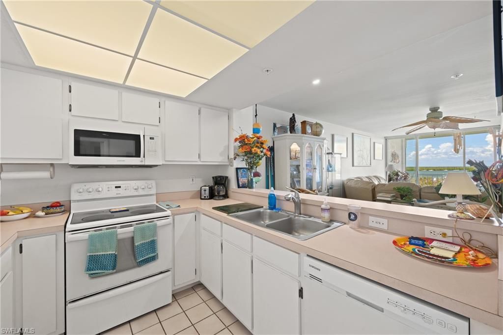 345 Mango St, Unit 605, Fort Myers Beach, FL 33931 Photo