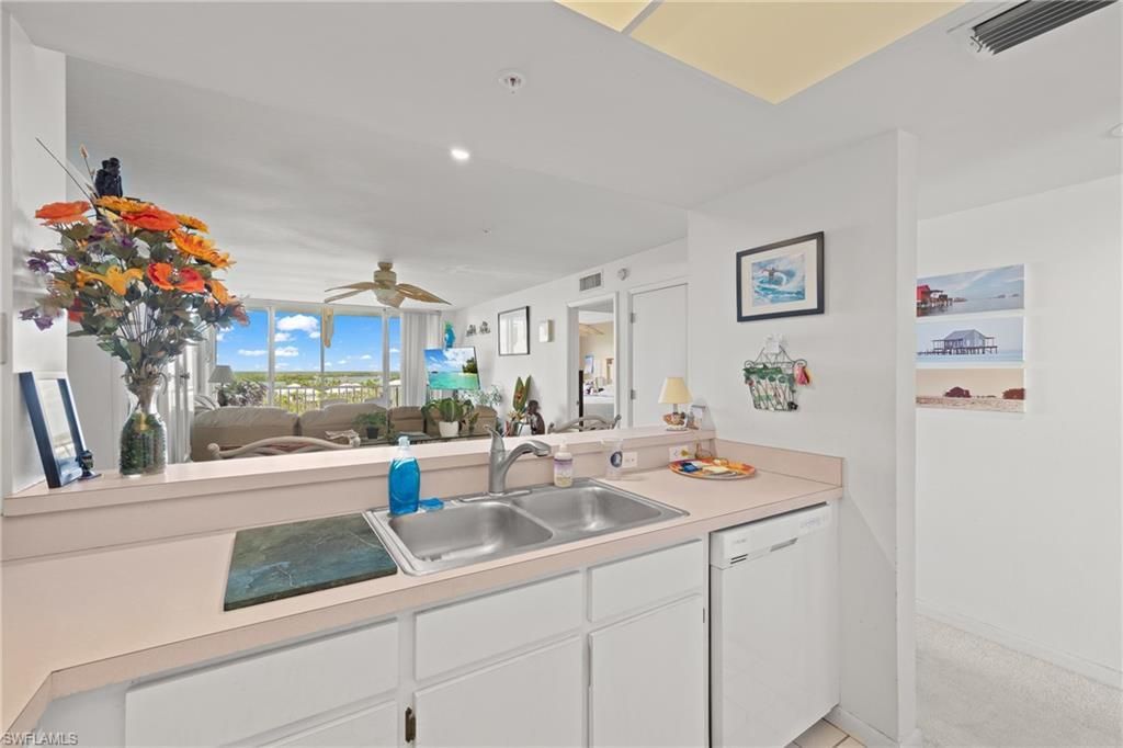 345 Mango St, Unit 605, Fort Myers Beach, FL 33931 Photo
