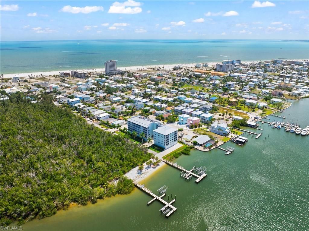 345 Mango St, Unit 605, Fort Myers Beach, FL 33931 Photo