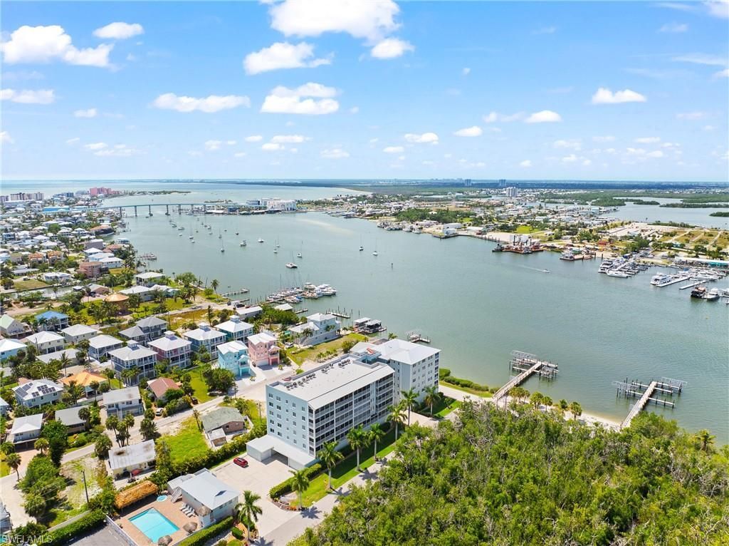 345 Mango St, Unit 605, Fort Myers Beach, FL 33931 Photo