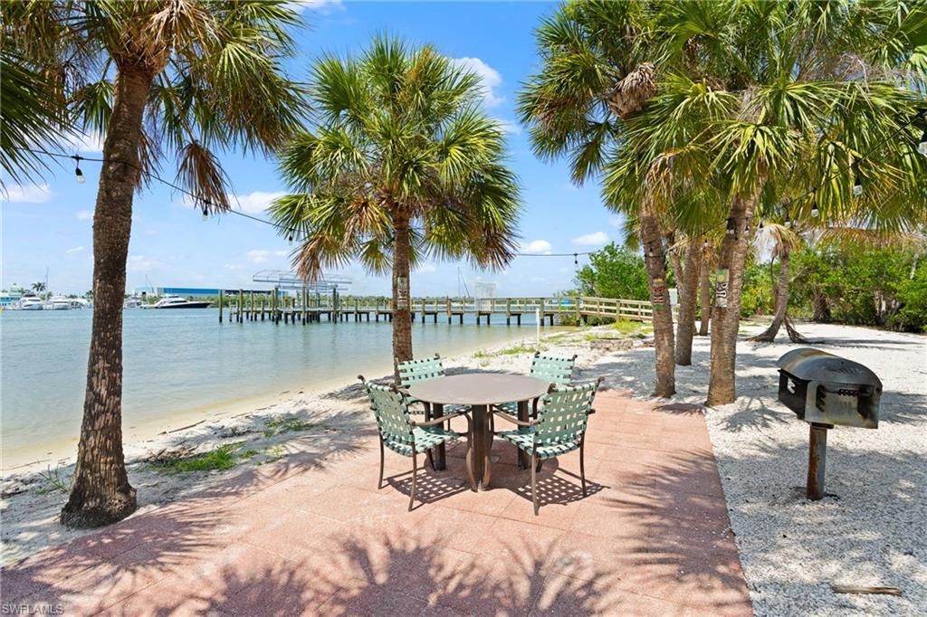 345 Mango St, Unit 605, Fort Myers Beach, FL 33931 Photo