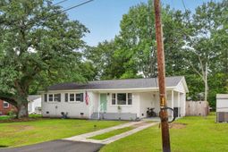435 Jean Wells Drive photo 4